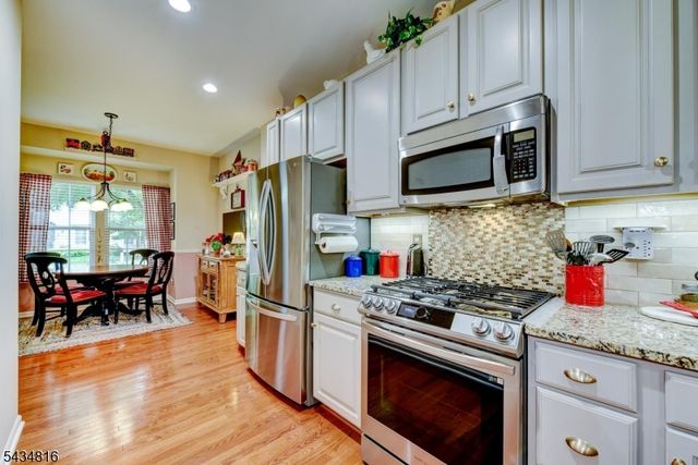 32 Weber Ave, Hillsborough Twp., NJ 08844