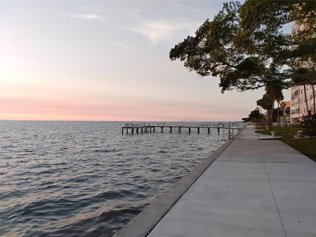 7100 SUNSHINE SKYWAY LANE S 705, St Petersburg, FL 33711