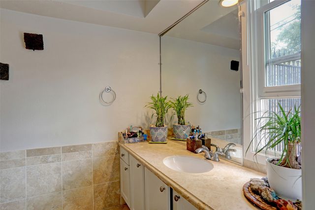 7736 Meadow Road 102, Dallas, TX 75230