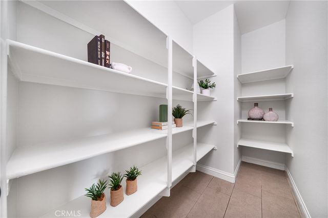 5080 S Oxford Ln., Ontario, CA 91762