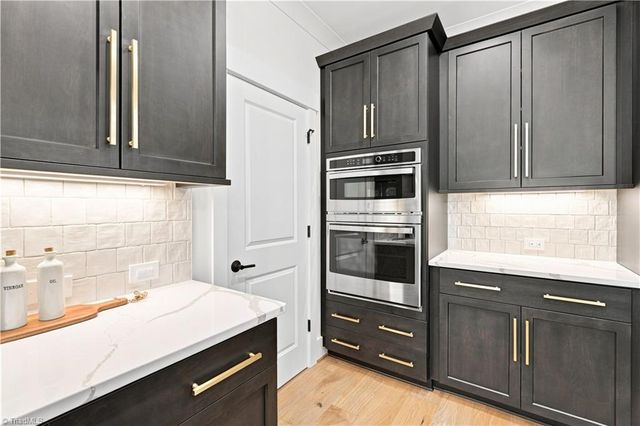 1347 Maple Chase Lane, Winston-salem, NC 27106