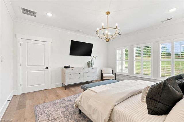 1347 Maple Chase Lane, Winston-salem, NC 27106