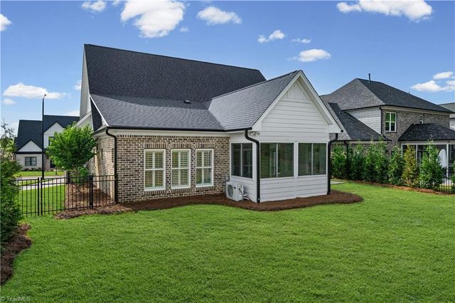 1347 Maple Chase Lane, Winston-salem, NC 27106