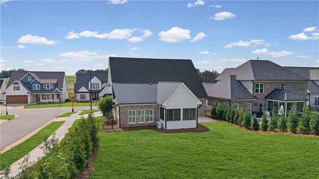 1347 Maple Chase Lane, Winston-salem, NC 27106