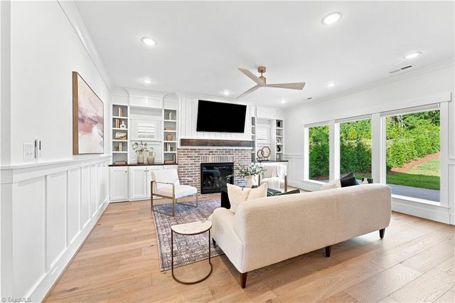1347 Maple Chase Lane, Winston-salem, NC 27106