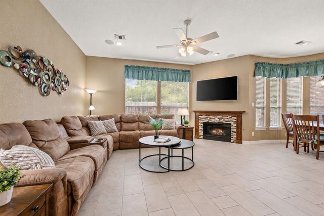 2806 Northwood Street, Grapevine, TX 76051