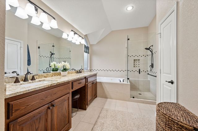 2806 Northwood Street, Grapevine, TX 76051