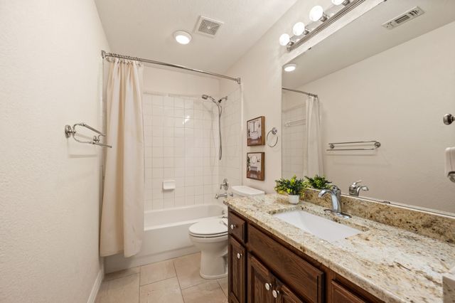 2806 Northwood Street, Grapevine, TX 76051