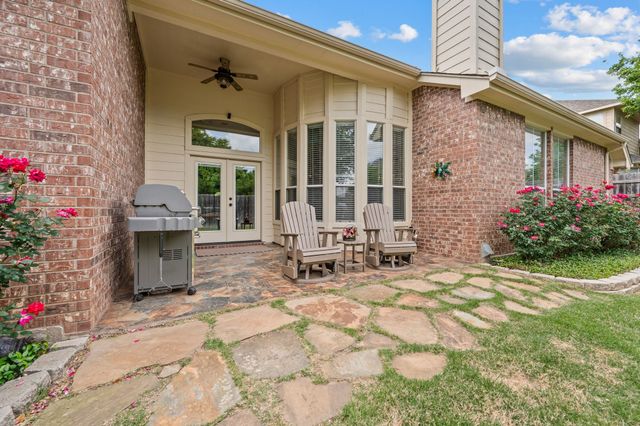 2806 Northwood Street, Grapevine, TX 76051