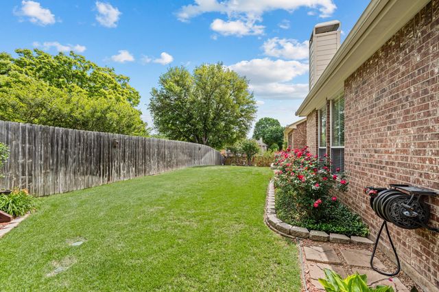 2806 Northwood Street, Grapevine, TX 76051
