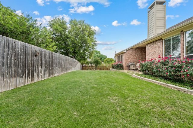 2806 Northwood Street, Grapevine, TX 76051