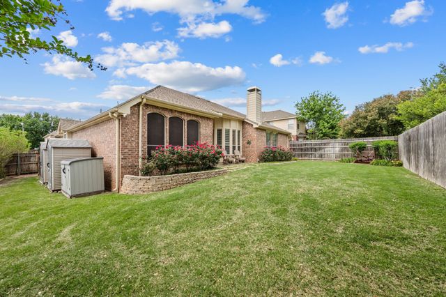 2806 Northwood Street, Grapevine, TX 76051