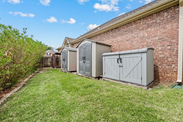 2806 Northwood Street, Grapevine, TX 76051