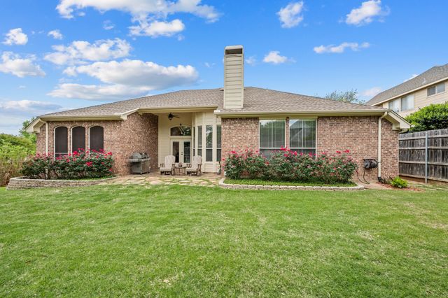 2806 Northwood Street, Grapevine, TX 76051
