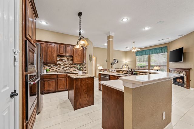 2806 Northwood Street, Grapevine, TX 76051