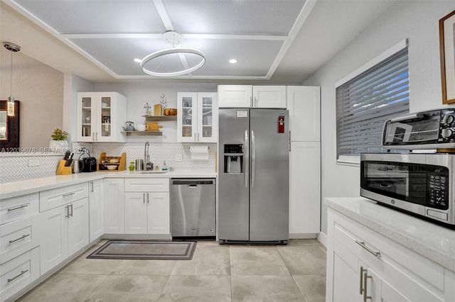 5535 SW 24th Ave, Dania Beach, FL 33312