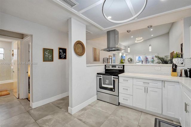 5535 SW 24th Ave, Dania Beach, FL 33312