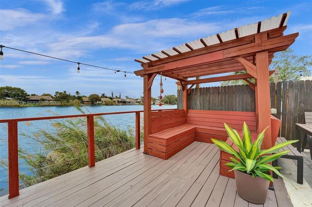 5535 SW 24th Ave, Dania Beach, FL 33312