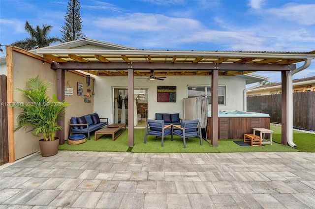 5535 SW 24th Ave, Dania Beach, FL 33312