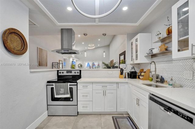 5535 SW 24th Ave, Dania Beach, FL 33312