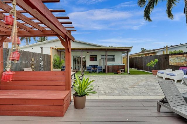 5535 SW 24th Ave, Dania Beach, FL 33312