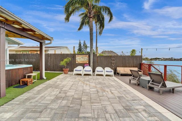 5535 SW 24th Ave, Dania Beach, FL 33312