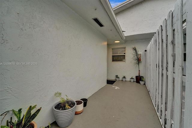 5535 SW 24th Ave, Dania Beach, FL 33312