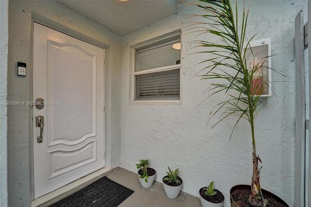 5535 SW 24th Ave, Dania Beach, FL 33312
