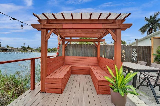 5535 SW 24th Ave, Dania Beach, FL 33312