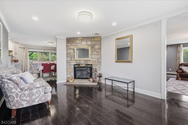 112 Knob Hill Rd, Washington Twp., NJ 07840