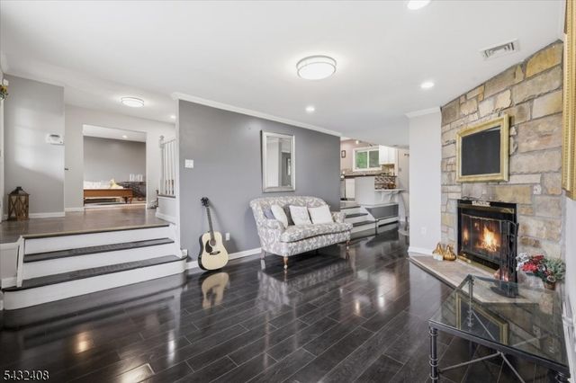 112 Knob Hill Rd, Washington Twp., NJ 07840