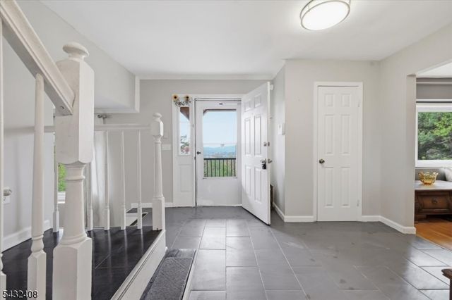 112 Knob Hill Rd, Washington Twp., NJ 07840