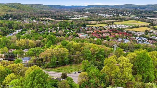 112 Knob Hill Rd, Washington Twp., NJ 07840