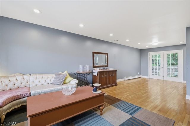 112 Knob Hill Rd, Washington Twp., NJ 07840
