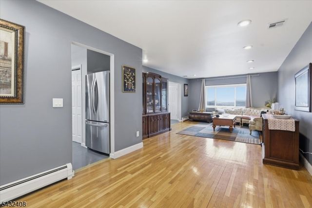 112 Knob Hill Rd, Washington Twp., NJ 07840