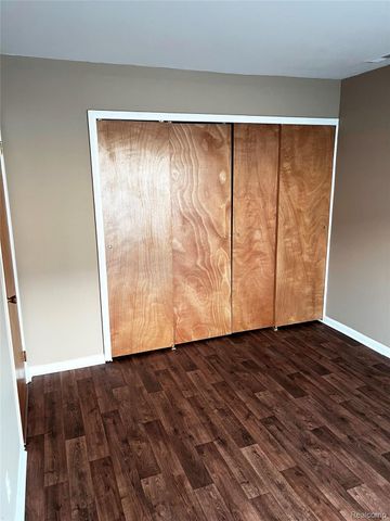 25746 Salem 20, Roseville, MI 48066