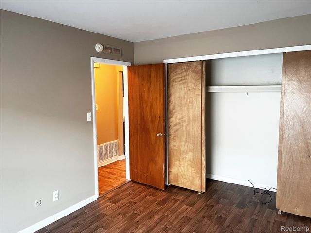 25746 Salem 20, Roseville, MI 48066