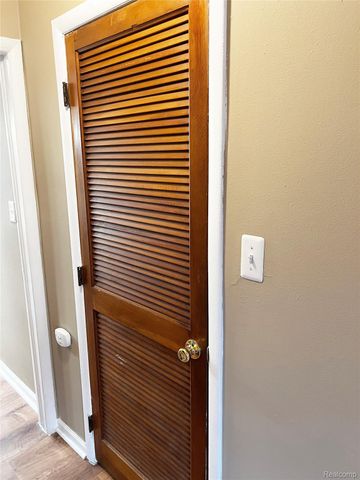 25746 Salem 20, Roseville, MI 48066