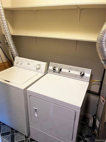 25746 Salem 20, Roseville, MI 48066