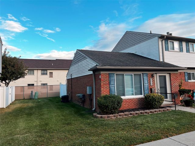 25746 Salem 20, Roseville, MI 48066