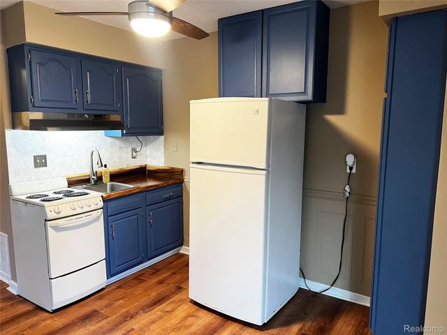 25746 Salem 20, Roseville, MI 48066