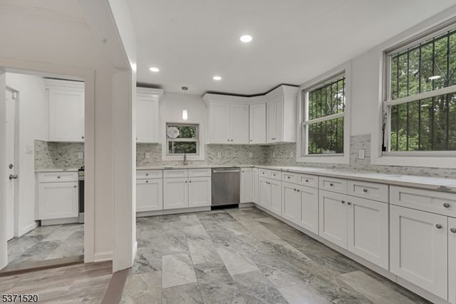 125 S Munn Ave, Newark City, NJ 07106