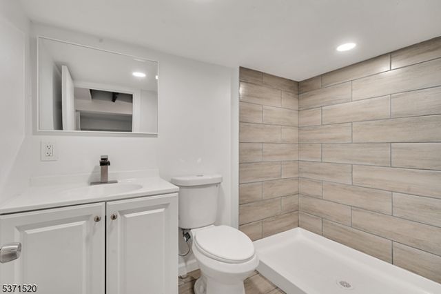 125 S Munn Ave, Newark City, NJ 07106