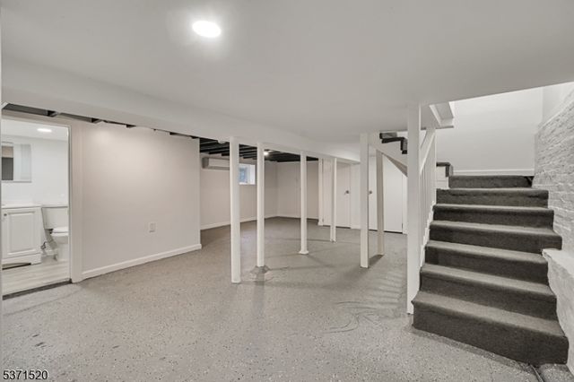 125 S Munn Ave, Newark City, NJ 07106