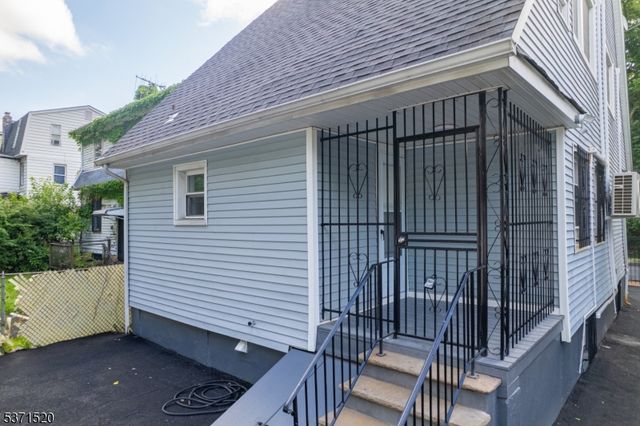 125 S Munn Ave, Newark City, NJ 07106