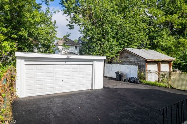 125 S Munn Ave, Newark City, NJ 07106