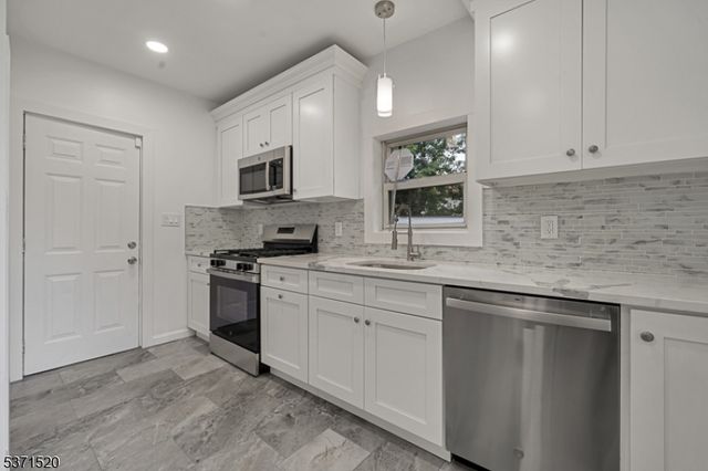 125 S Munn Ave, Newark City, NJ 07106