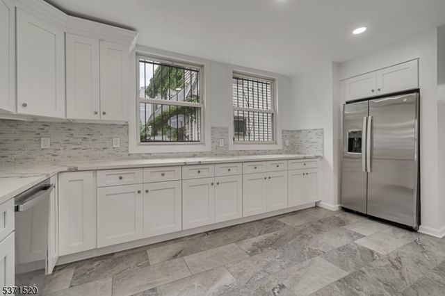 125 S Munn Ave, Newark City, NJ 07106