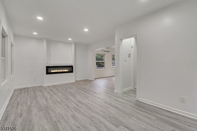 125 S Munn Ave, Newark City, NJ 07106