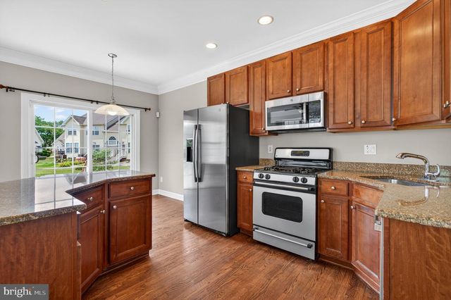 323 KESWICK DR, Swedesboro, NJ 08085